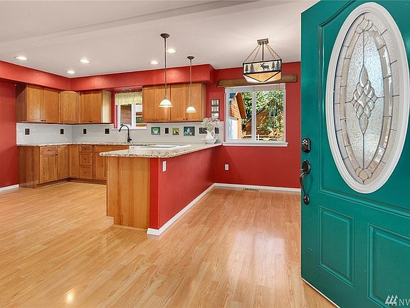 5th image of 71 White Pine Dr