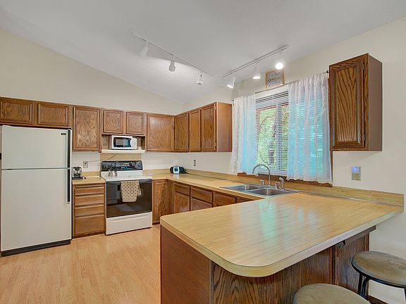 4th image of 14408 Park Ave