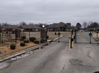 811 Oaktree Manor Cir #A, Jonesboro, AR 72401