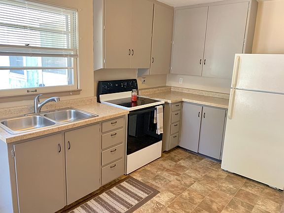 2nd image of 121 W 20th St APT 1