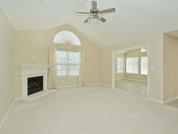 5th image of 2601 Marsh Ln Unit 13