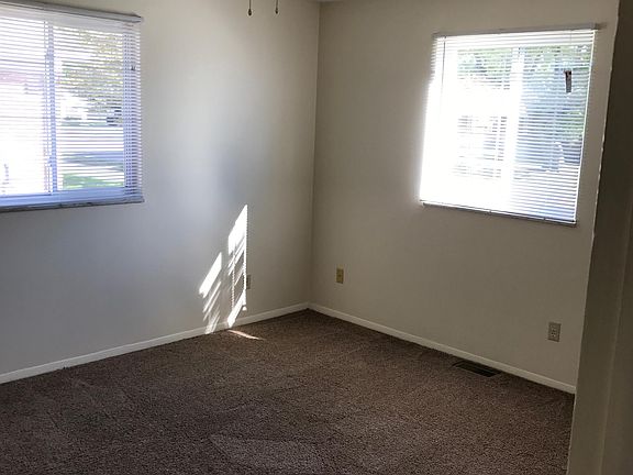2nd image of 910 Randler Ave