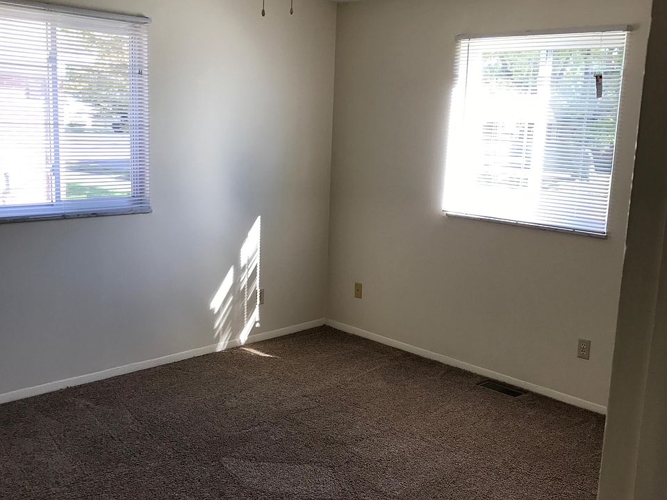 2nd image of 914 Randler Ave