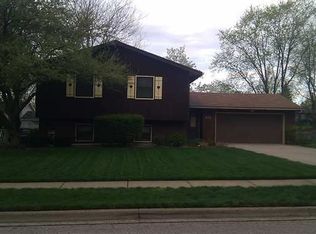 211 Felmley Dr, Normal, IL 61761