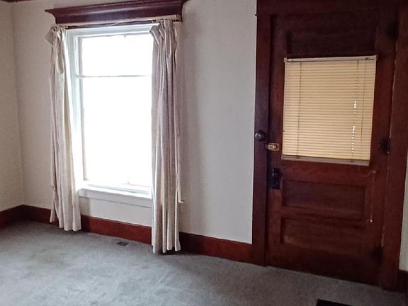 Livingroom entry