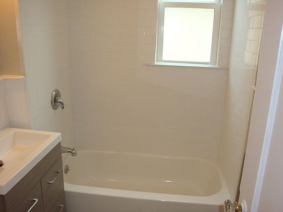 4th image of 51 Pardee Pl #2