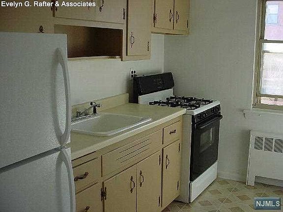 4th image of 1565 Lemoine Ave APT 1H