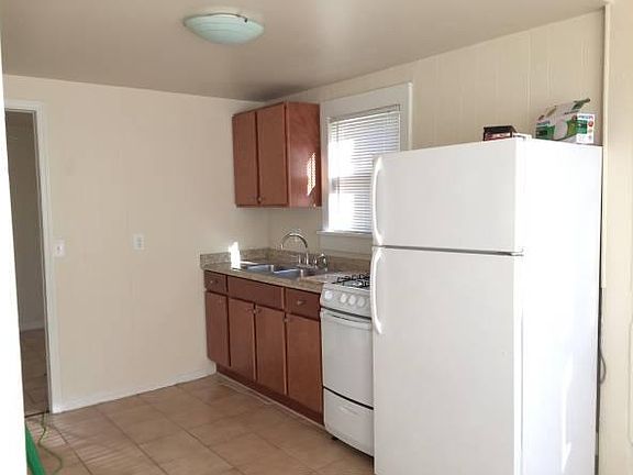 3rd image of 725 1/2 8th St N APT 2