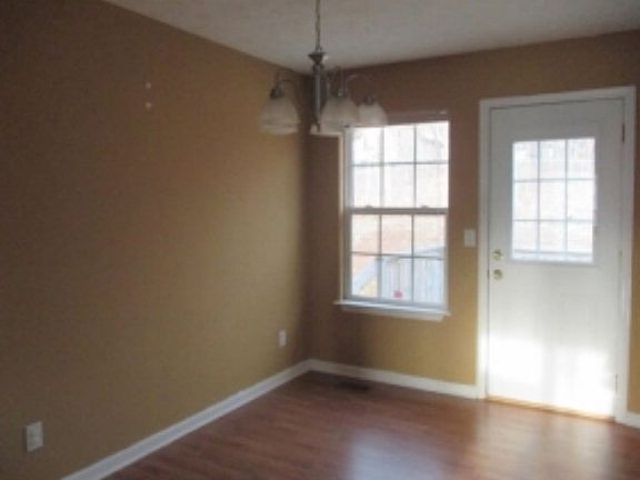 4th image of 37 Woodchuck Dr