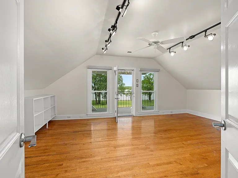 752 Island Dr — Photo 31