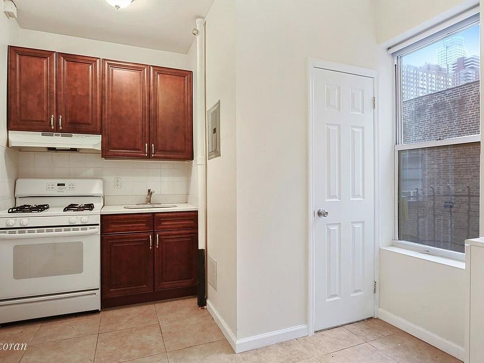 1st image of 451 W 44th St APT 61