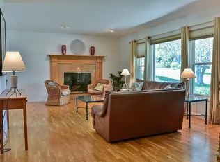 15205 Tucson Dr, Brookfield, WI 53005