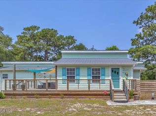 207 NE 72nd St, Oak Island, NC 28465