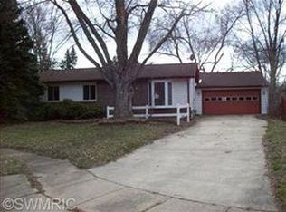 5526 Chatham St, Portage, MI 49002