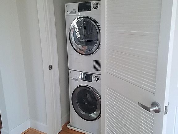 5th image of 503 Dunmore St #401