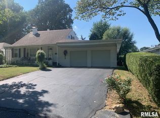 1603 Chilton Ave, Jacksonville, IL 62650