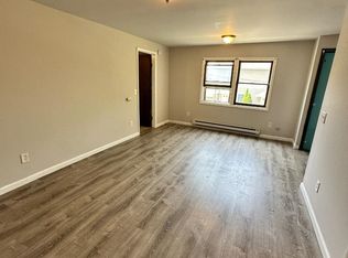 402 Broadway APT 2R, Rensselaer, NY 12144
