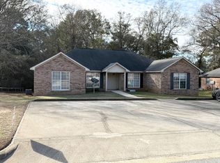 132 Twisted Pines Ct #B, Leesburg, GA 31763