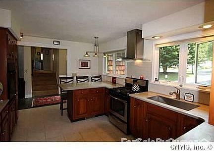 1st image of 29 Lynacres Blvd