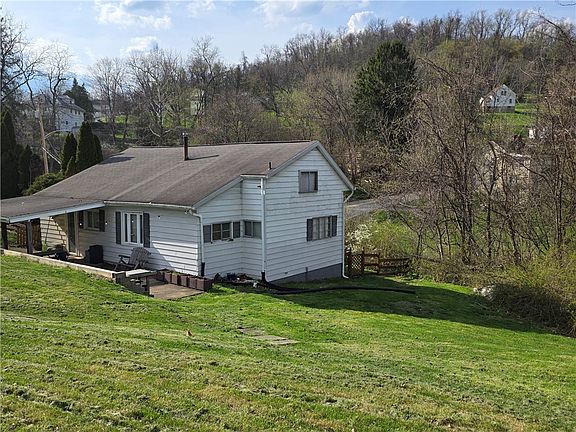 3rd image of 35 Beallsville Rd