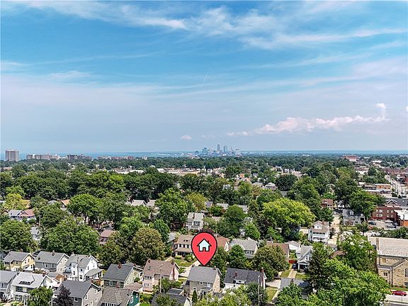 4th image of 1652 Saint Charles Ave