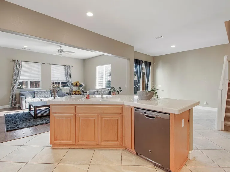 4352 Middlefield Dr — Photo 14