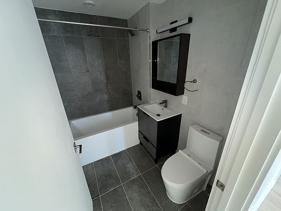 5th image of 144 Summit Ave #505
