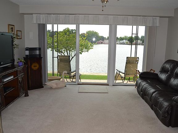 5th image of 1077 Greenleaf Blvd APT 104