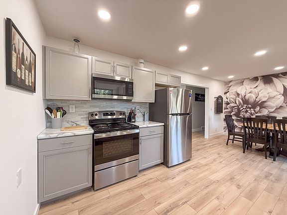 4th image of 1757 N Sierra Way