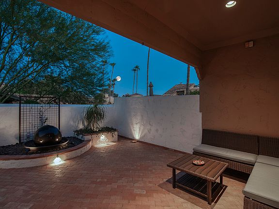 Fountain Courtyard - Scottsdale nights are the best!