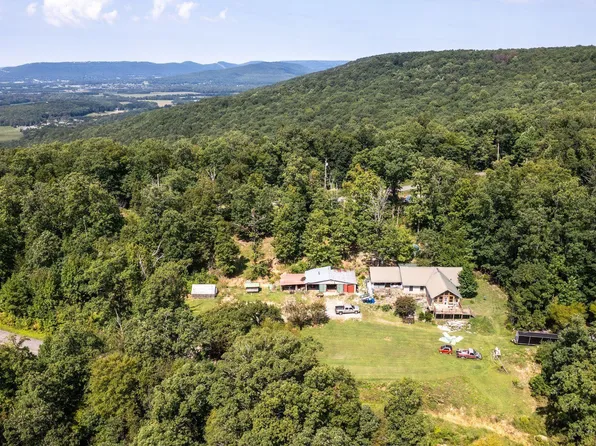 611 Blowing Cave Rd, Gurley, AL 35748