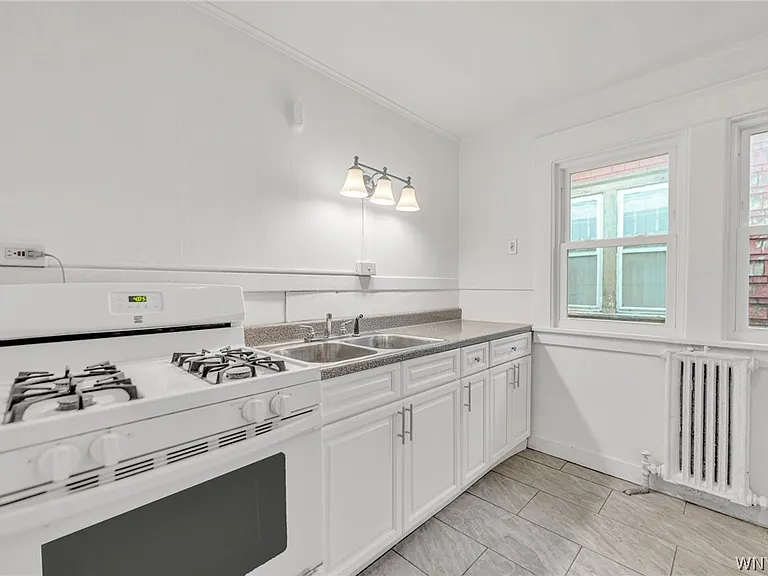 2555 Main St — Photo 13