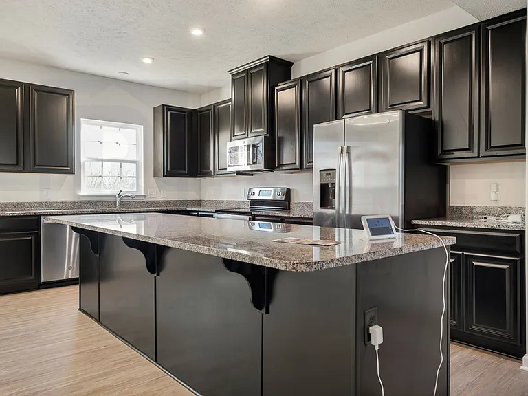 4011 N Steels Cir — Photo 16