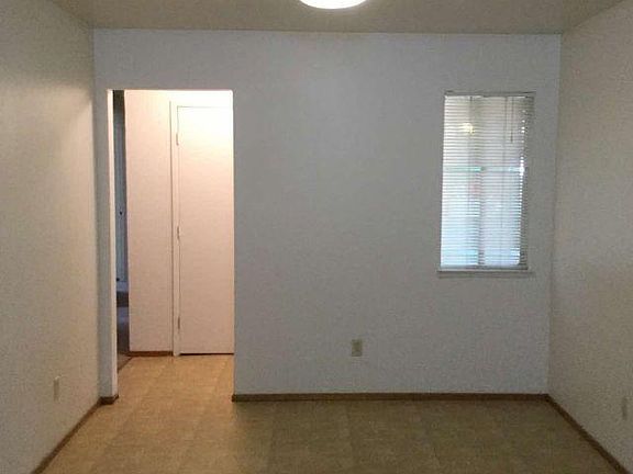 4th image of 1909 Wildwood Dr
