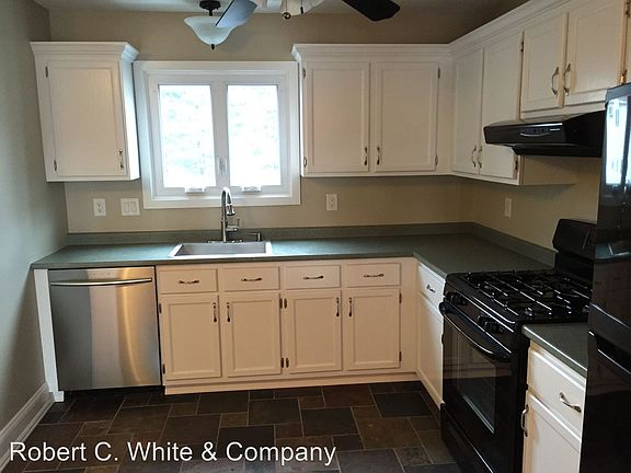 4th image of 245 E Woodland St APT 13