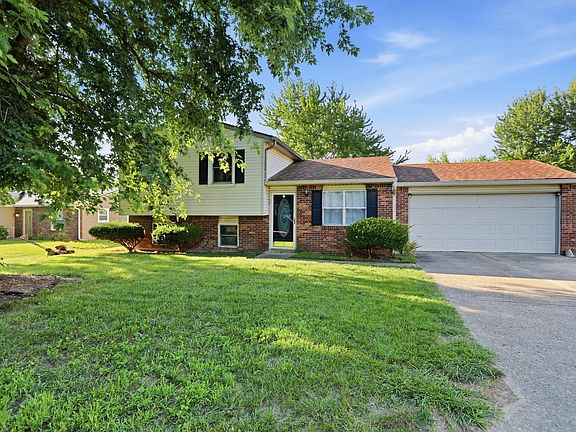 2nd image of 812 Moss Oak Ct