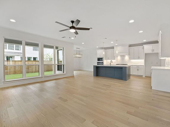 3rd image of 3237 Vaquero Ln