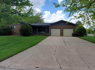 1921 Burr Pkwy, Dodge City, KS 67801