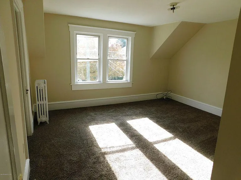 270 Wright Ave — Photo 7