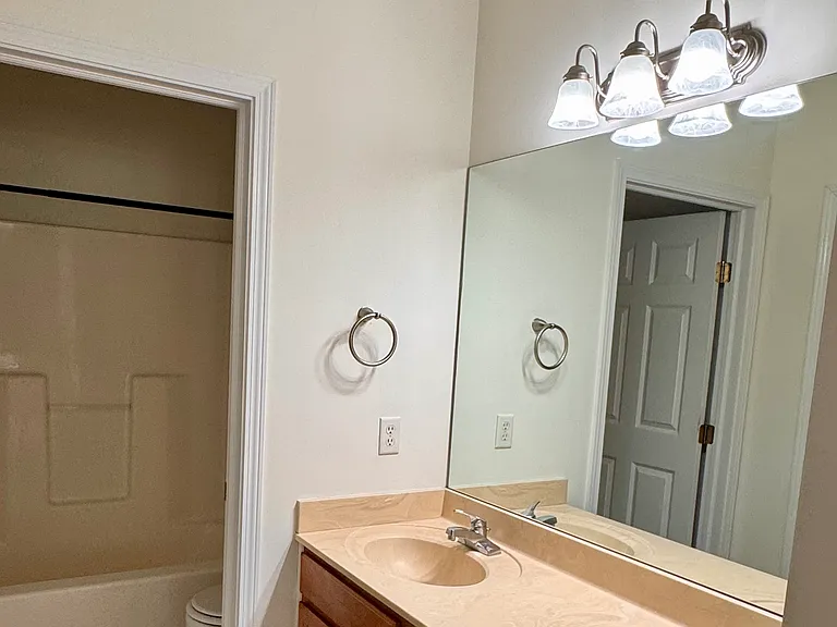 855 Emerald Lake Pkwy — Photo 7
