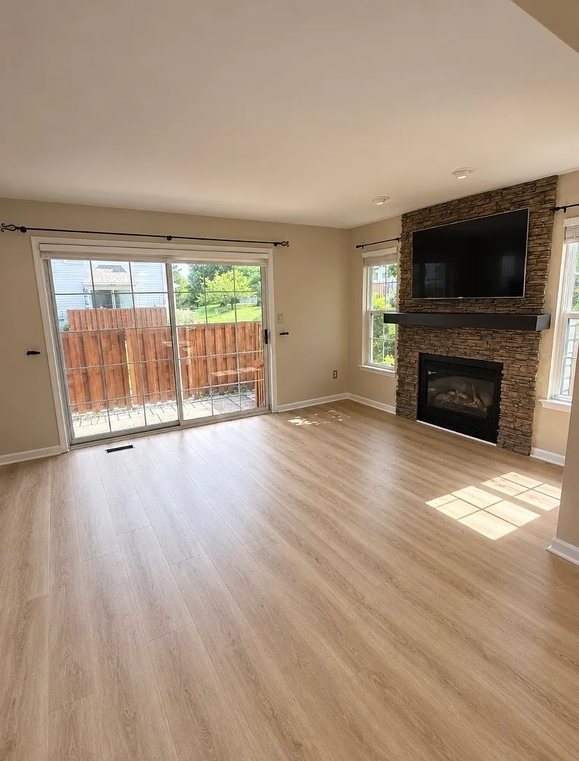 2 bed, 1.5 bath, 1800 sqft, $3,000 — Photo 1