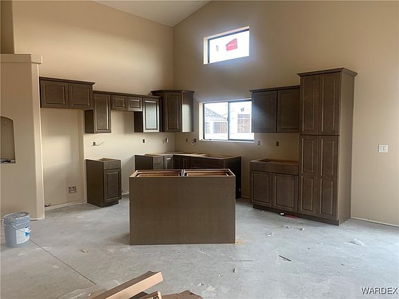 3rd image of 1322 E Barbary Drive