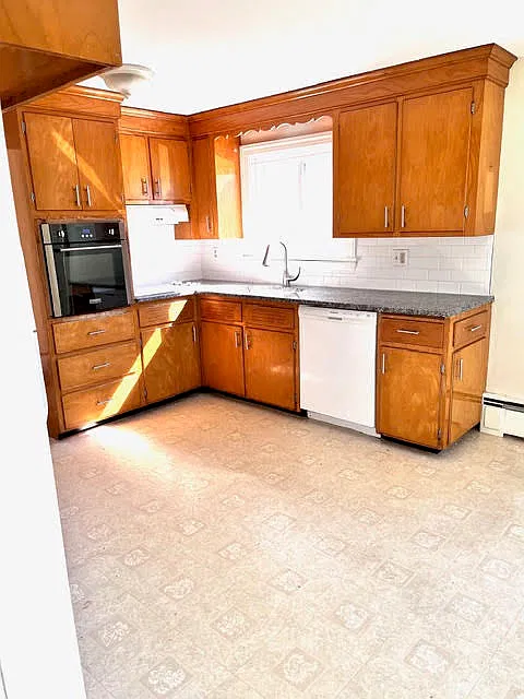 2 bed, 1000 sqft, $2,400 — Photo 3