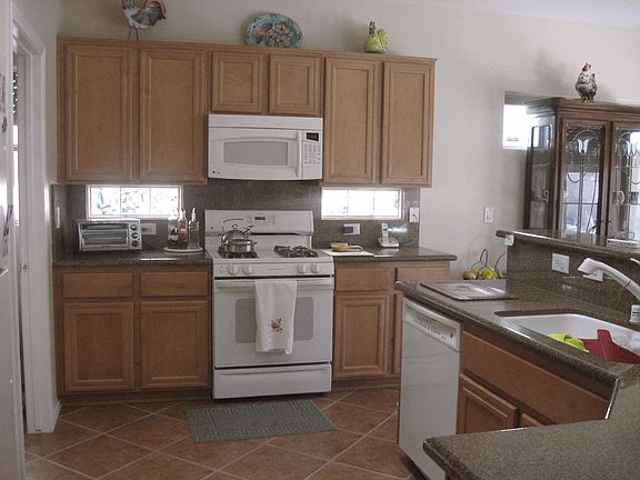 2nd image of 2132 Mountain City St