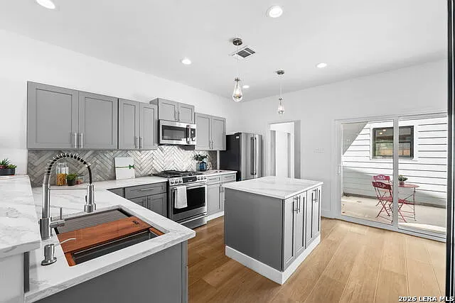 117 Carle Ave — Photo 12