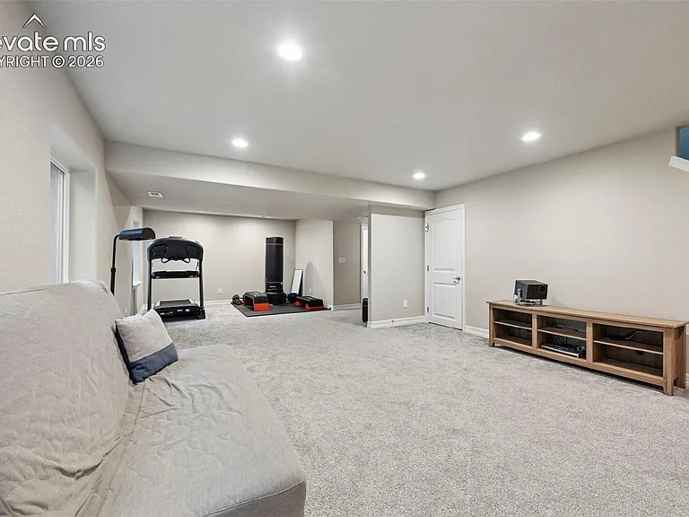 6727 Volga Dr — Photo 24