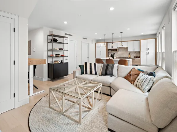 90 Cottage St Unit 1, Boston, MA 02128