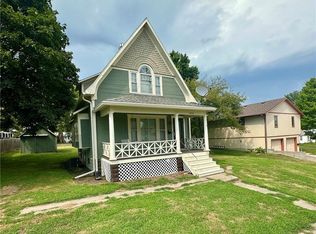 1015 E 2nd St, Maryville, MO 64468