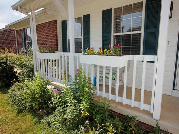 2nd image of 224 Colony Blvd