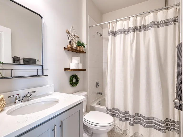 2050 Hinshaw Dr — Photo 38